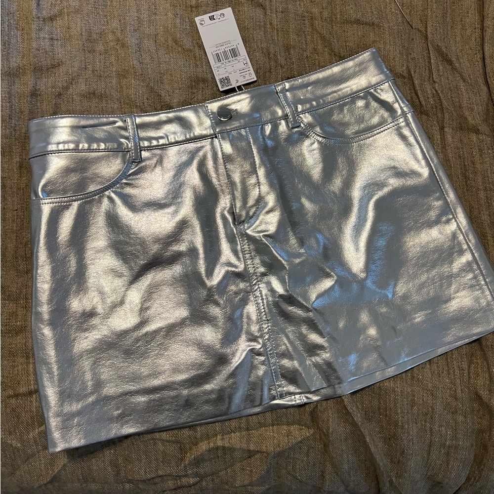 NWT mango silver faux leather mini skirt